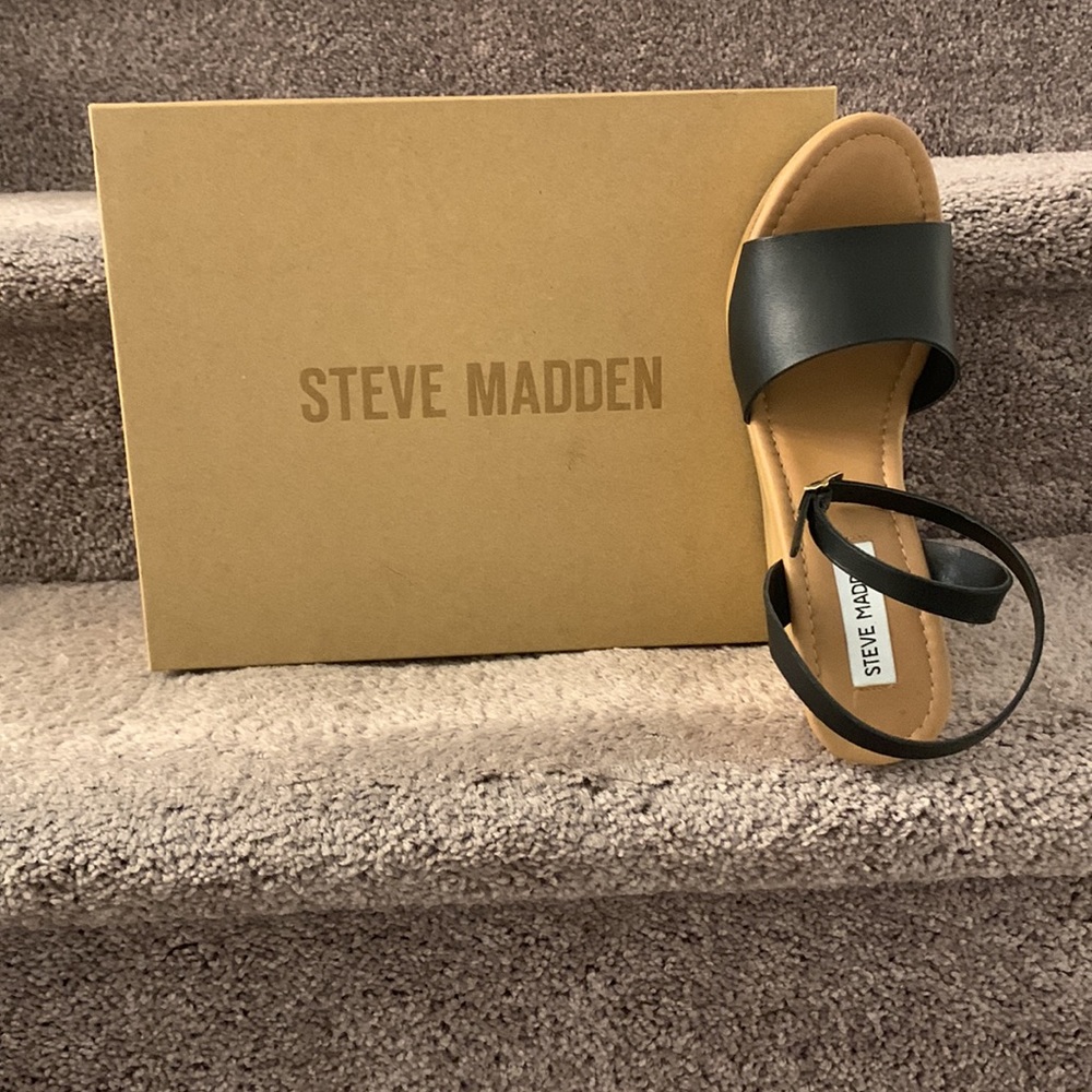 Steve Madden 7.5 welsh black leather. - Picture 3 of 5